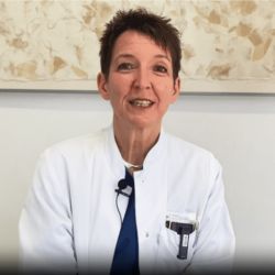 Aktuelles Video: Kopfschmerzen nach einer Corona-Impfung – Anzeichen für eine Thrombose?